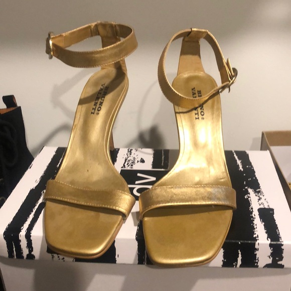 Bruno Valenti Metallic Gold Leather Sandals - Picture 2 of 7